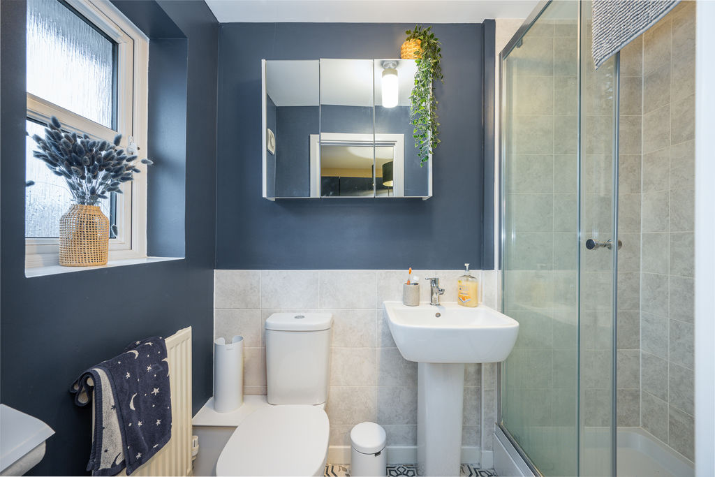 En-Suite- click for photo gallery